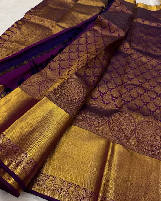 Beguiling Purple Pure Zari Weaving Banarasi Silk Saree With Radiant Blouse Piece