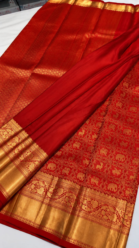 Mesmeric Red Pure Banarasi Silk Saree With Ornate Blouse Piece