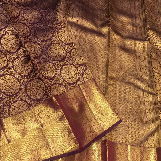 Eloquence Wine Pure Banarasi Silk Saree With Twirling Blouse Piece