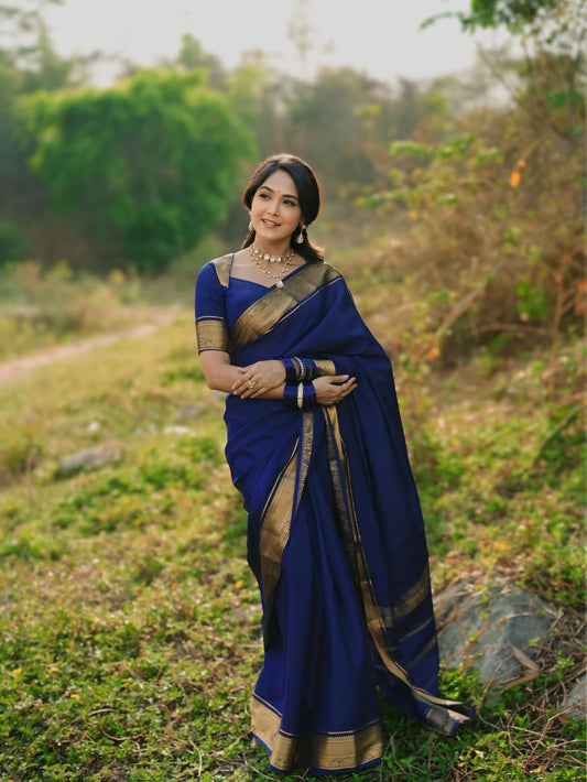 Vibrant Navy Blue Pure Banarasi Silk Saree With Brood Blouse Piece