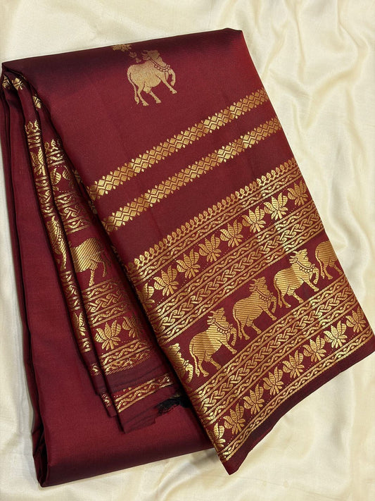 Gratifying Maroon Pure Banarasi Silk Saree With Mellifluous Blouse Piece