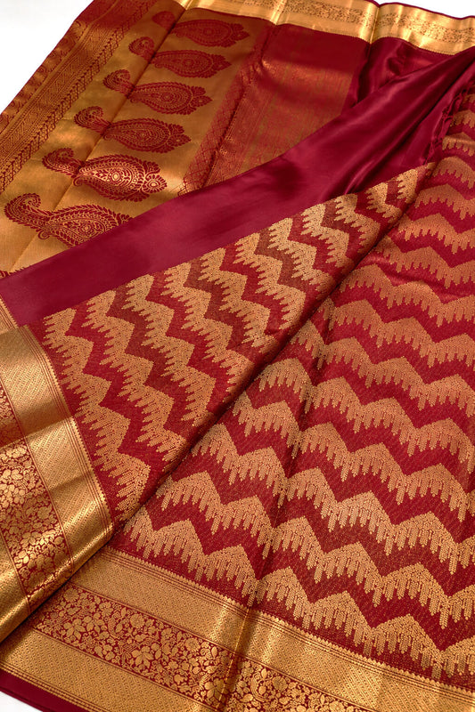 Fragrant Red Pure Banarasi Silk Saree With Enamoring Blouse Piece