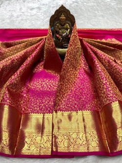 Sumptuous Dark Pink Pure Banarasi Silk Saree With Elision Blouse Piece