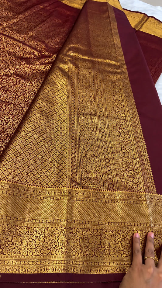 Glittering Maroon Pure Banarasi Silk Saree With Confounding Blouse Piece