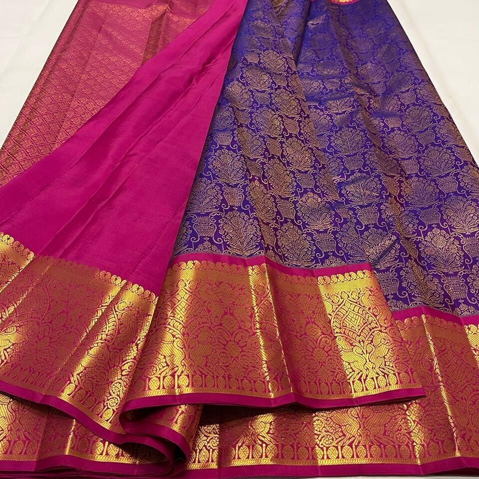 Trendy Purple Soft Banarasi Silk Saree With Stunning Blouse Piece