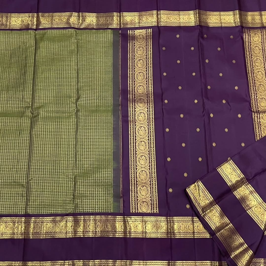 Felicitous Green Soft Silk Saree With Palimpsest Blouse Piece