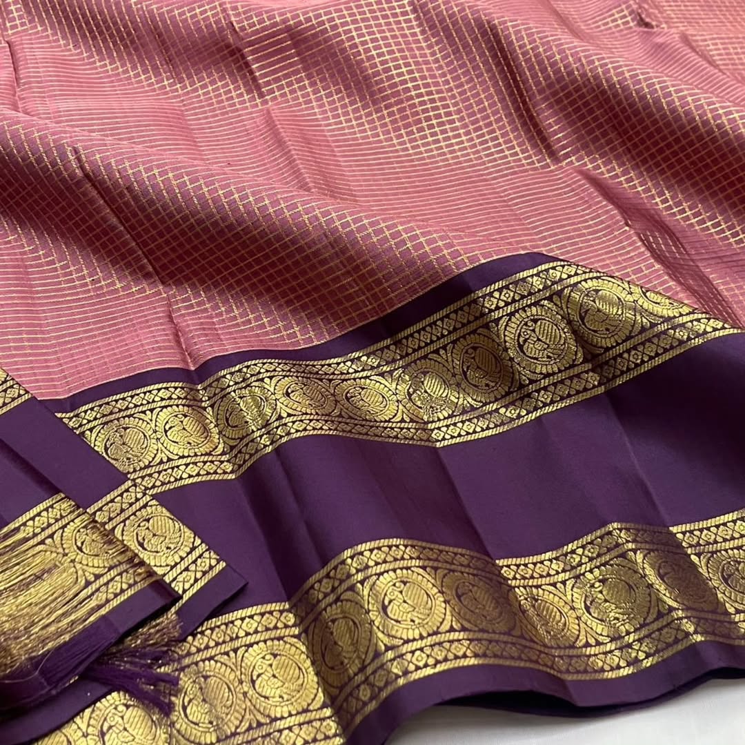 Twirling Peach Soft Silk Saree With Luxuriant Blouse Piece