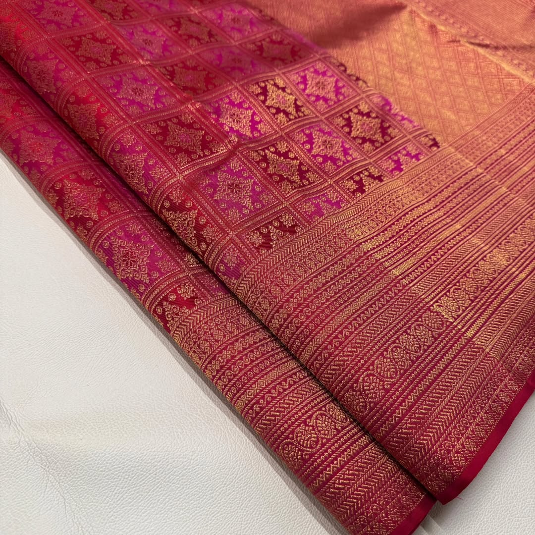 Surpassing Dark Pink Soft Banarasi Silk Saree With Eclat Blouse Piece