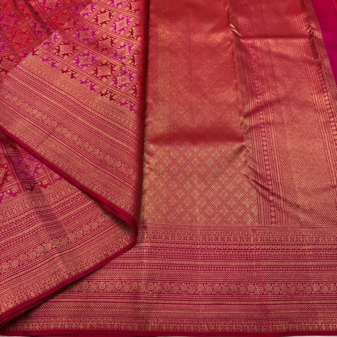 Surpassing Dark Pink Soft Banarasi Silk Saree With Eclat Blouse Piece