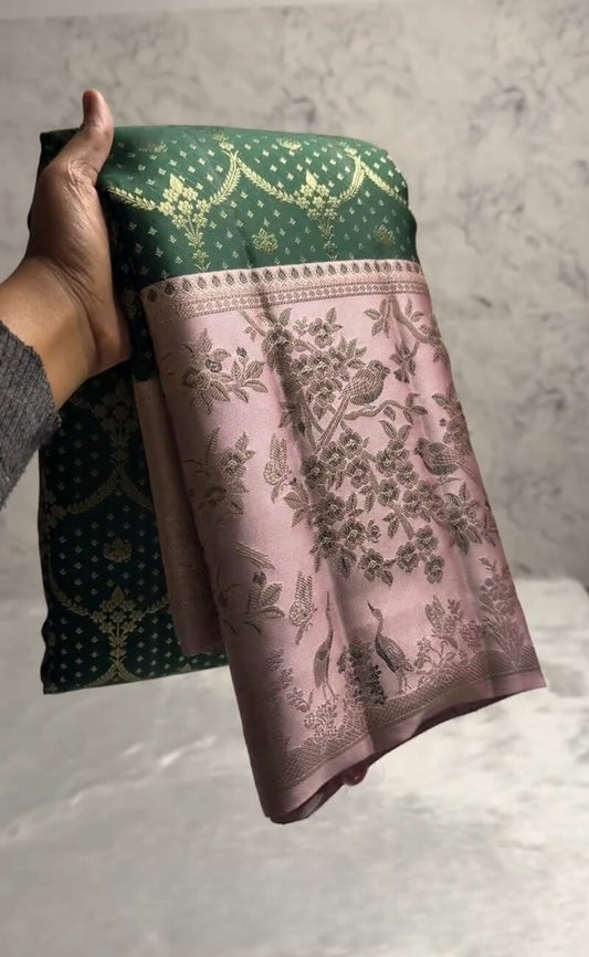 Beguiling Dark Green Pure Zari Weaving Banarasi Silk Saree With Devastating Blouse Piece