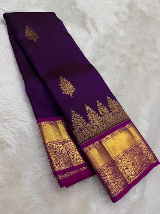 Inimitable Purple Pure Zari Weaving Banarasi Silk Saree With Mesmerising Blouse Piece