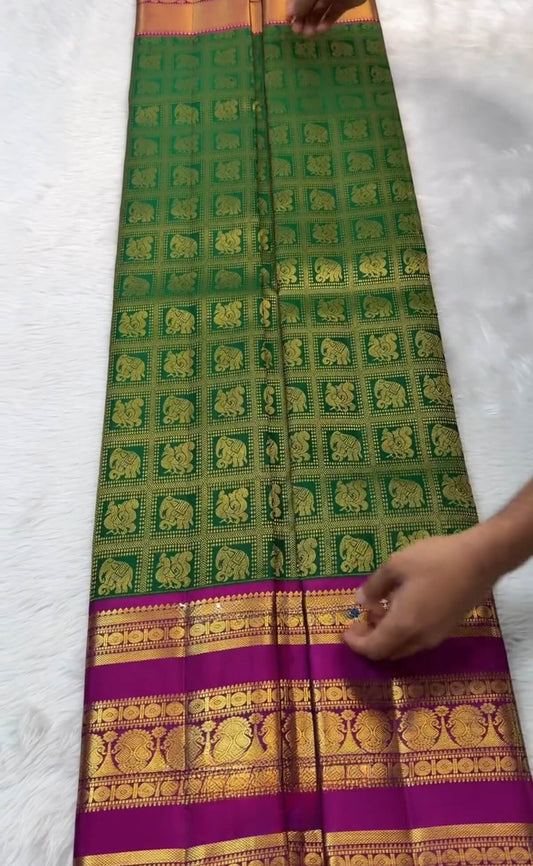 Trendy Dark Green Pure Zari Weaving Banarasi Silk Saree With Beleaguer Blouse Piece