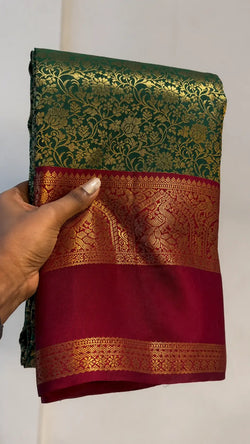 Stunner Dark Green Pure Zari Weaving Banarasi Silk Saree With Efflorescence Blouse Piece