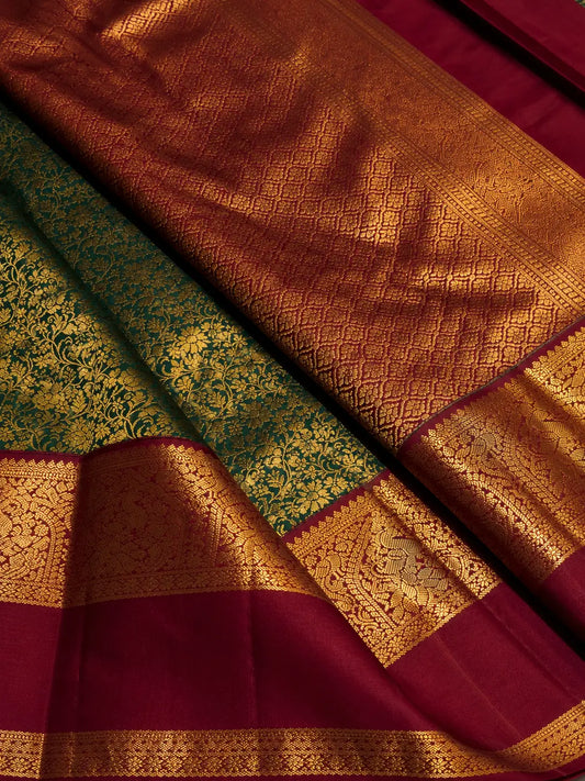 Stunner Dark Green Pure Zari Weaving Banarasi Silk Saree With Efflorescence Blouse Piece