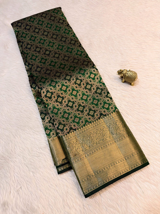 Enchanting Dark Green Pure Banarasi Silk Saree With Desiring Blouse Piece