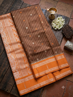 Enticing Brown Pure Banarasi Silk Saree With Nebula Blouse Piece