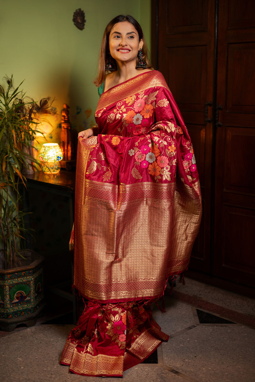 Snazzy Red Soft Banarasi Silk Saree With Tempting Blouse Piece