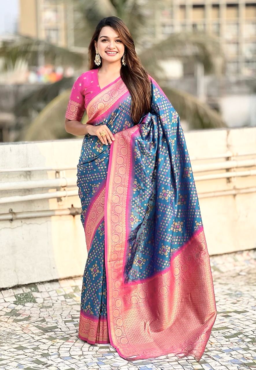 Blooming Rama Soft Silk Saree With Gorgeous Blouse Piece