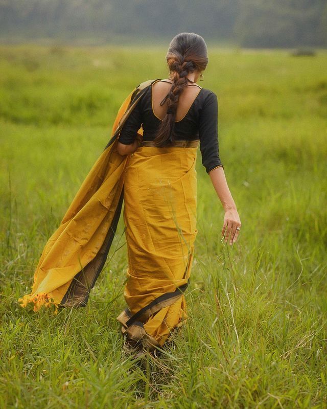 Elegant Yellow Soft Banarasi Silk Saree With Staring Blouse Piece