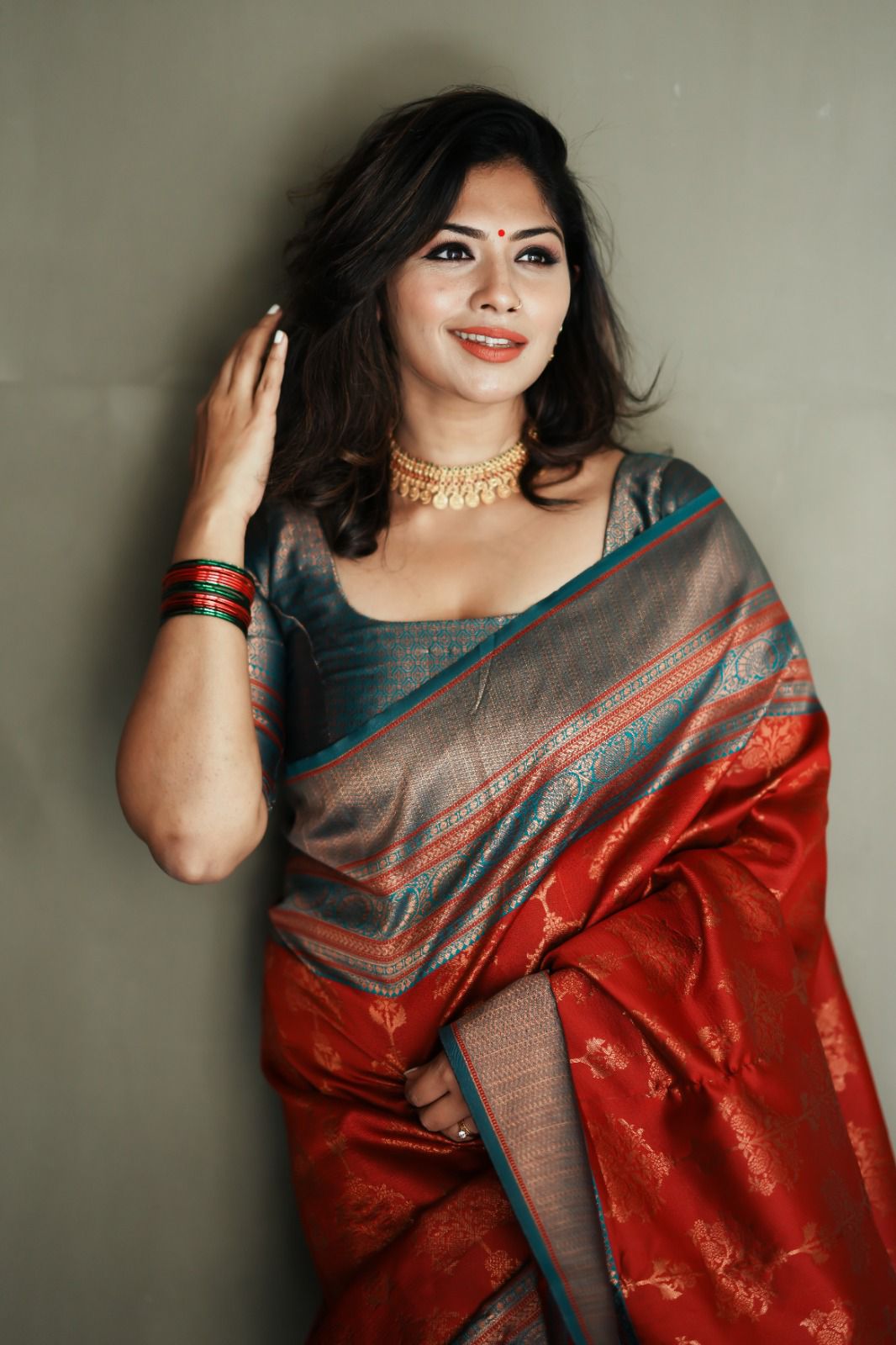 Prettiest Maroon Soft Banarasi Silk Saree With Hypnotic Blouse Piece