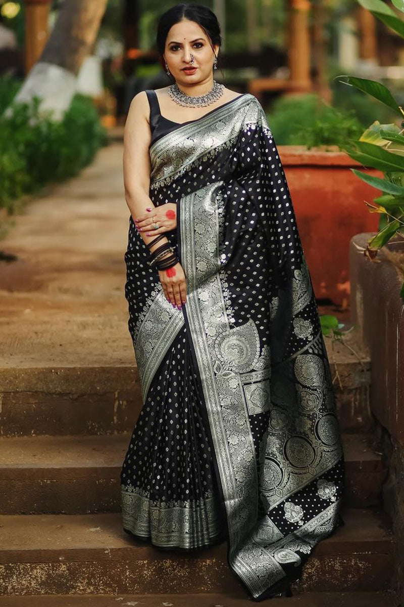 Flattering Black Soft Silk Saree With Exceptional Blouse Piece