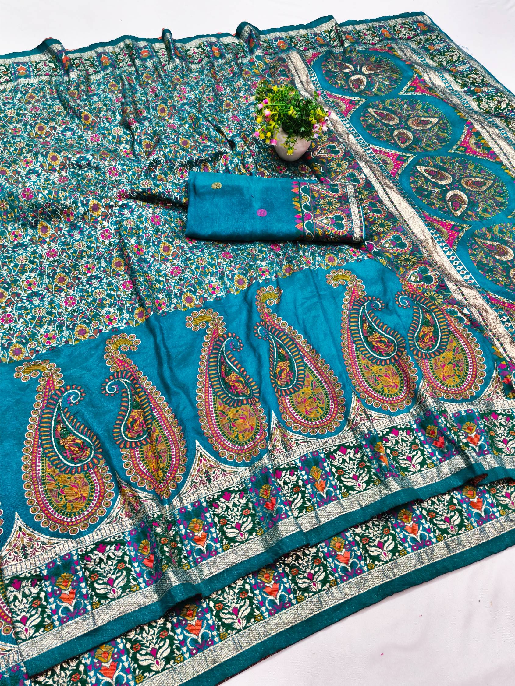 Enthralling Rama Nylon Dola Pashmina Saree With Gleaming Blouse Piece