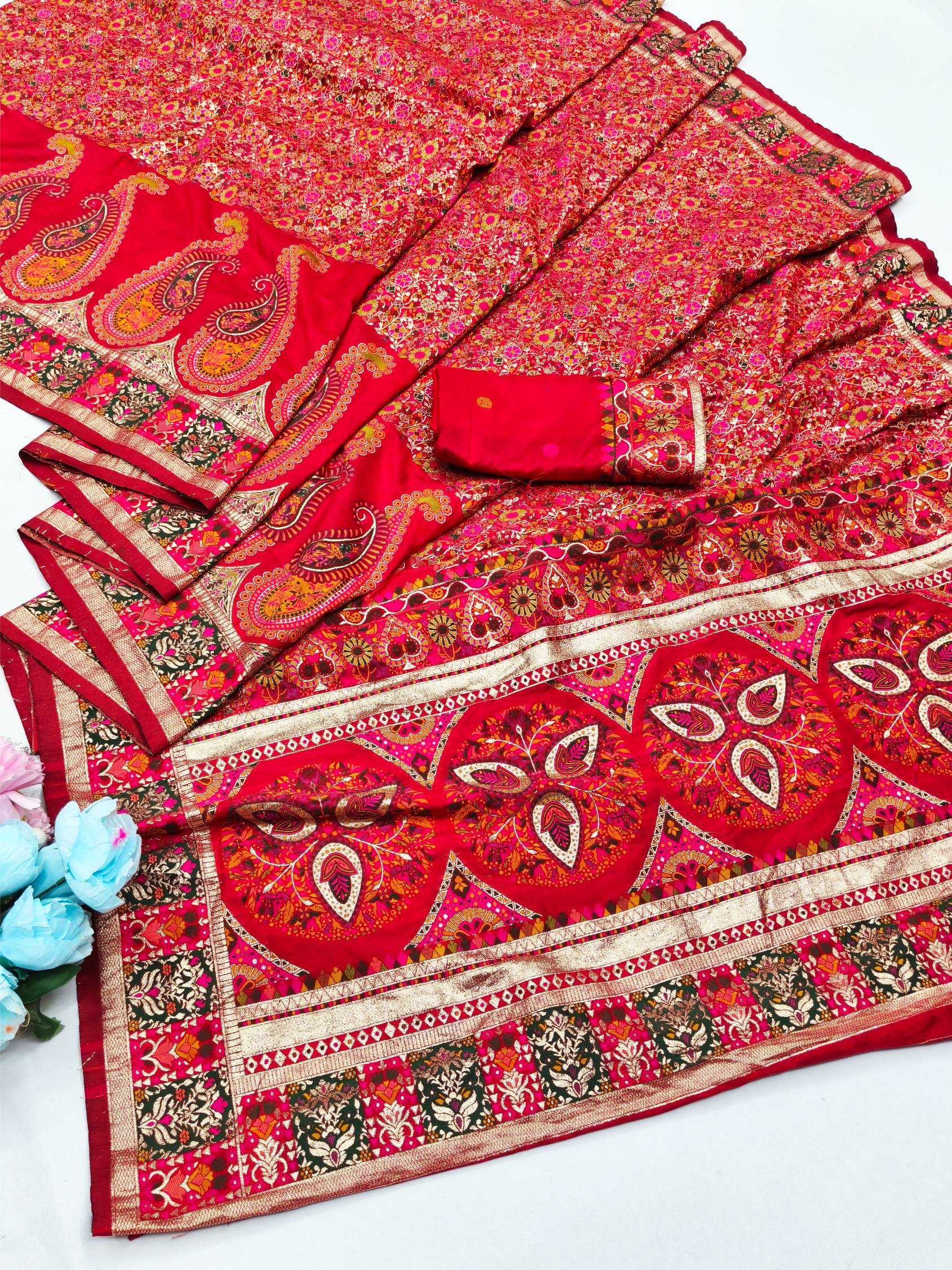 Serendipity Red Nylon Dola Pashmina Saree With Beguiling Blouse Piece