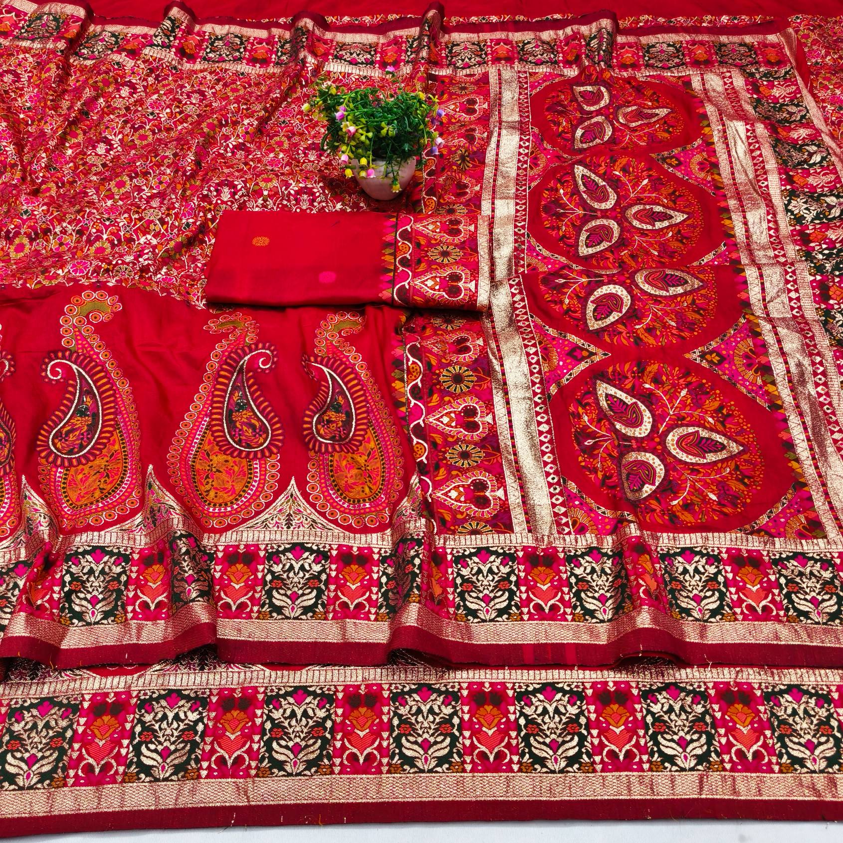 Serendipity Red Nylon Dola Pashmina Saree With Beguiling Blouse Piece
