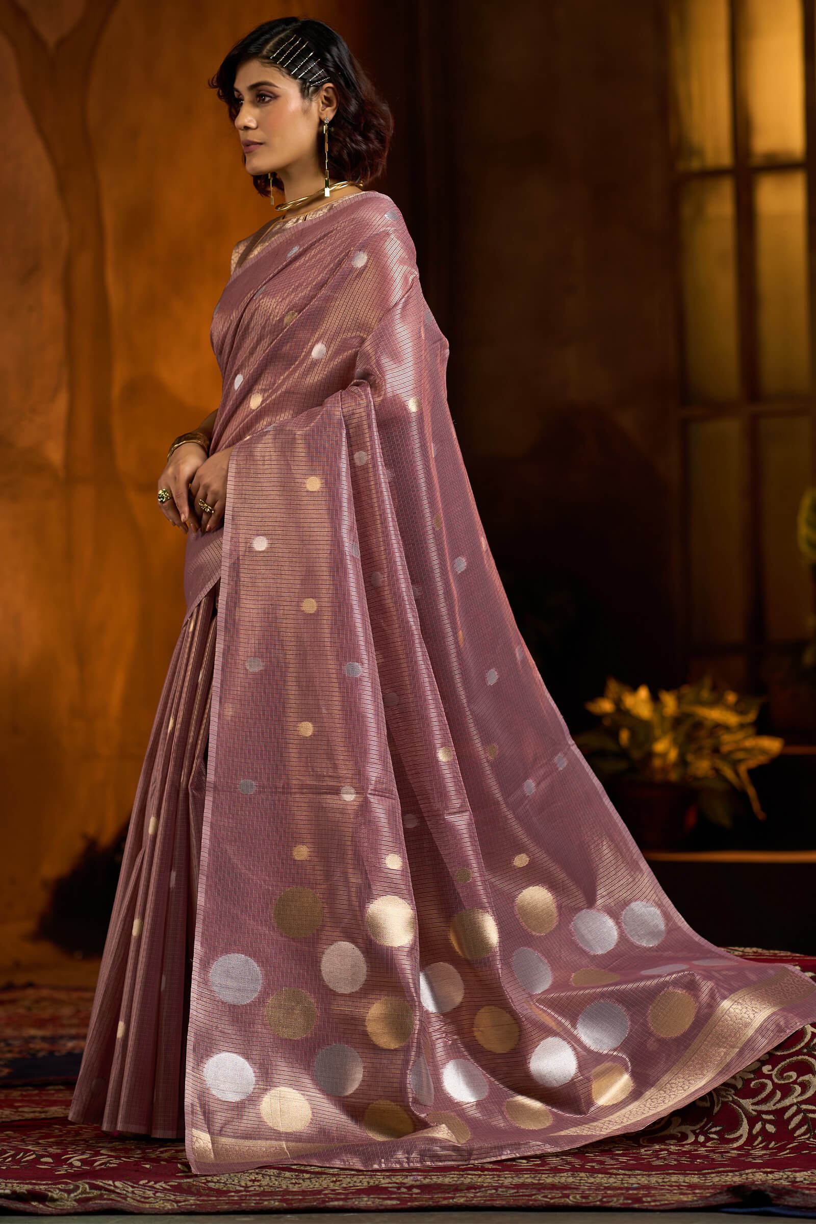 Super extravagant Lavender Soft Banarasi Tissue Silk Saree With Posh Blouse Piece