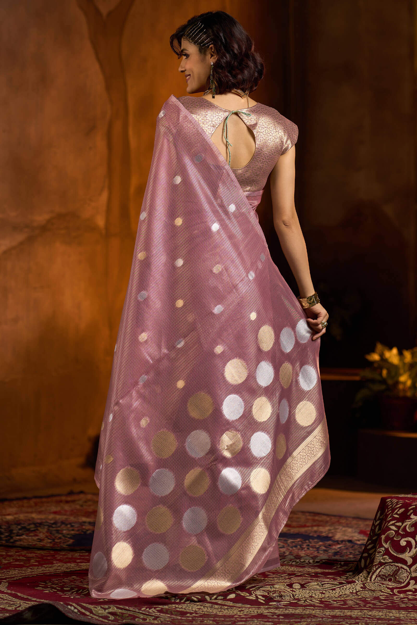 Super extravagant Lavender Soft Banarasi Tissue Silk Saree With Posh Blouse Piece