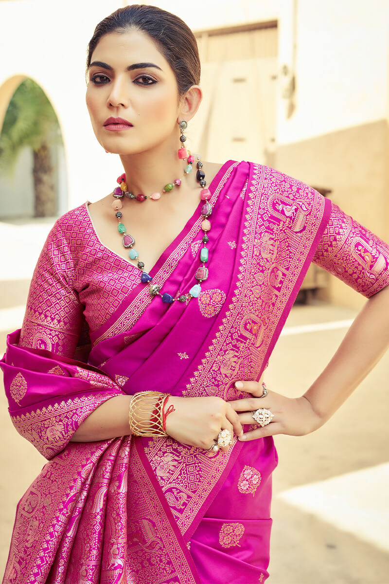 Splendorous Dark Pink Soft Banarasi Silk Saree With Alluring Blouse Piece