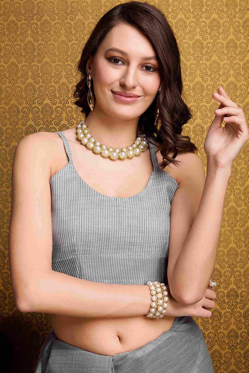 Eye-catching Grey Cotton Silk Saree With Susurrous Blouse Piece