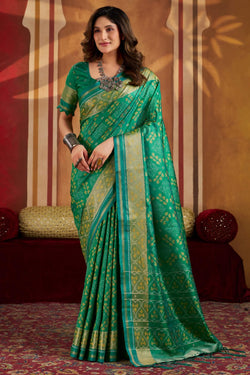 Mellifluous Green Patola Silk Saree with Smart Blouse Piece