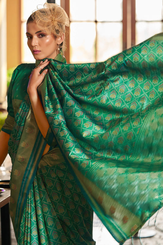 Blissful Green Pure Zari Weaving Banarasi Silk Saree With Flaunt Blouse Piece