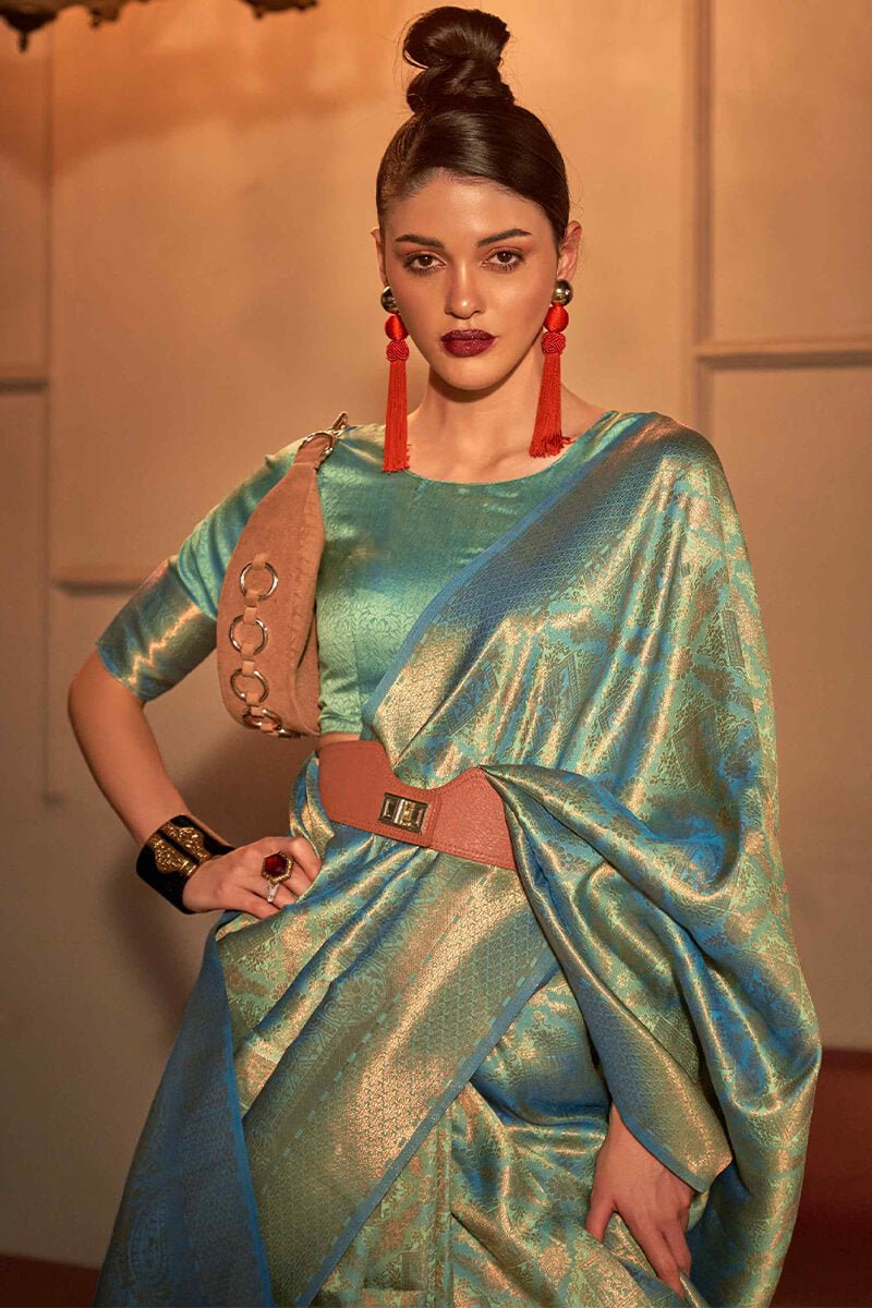 Divine Rama Kanjivaram Silk Saree With Excellent Blouse Piece