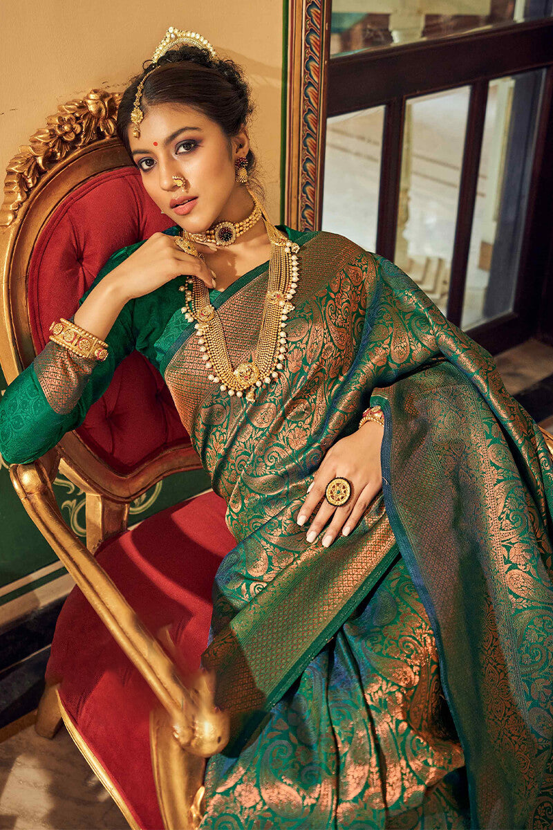 Ideal Dark Green Kanjivaram Silk Saree With Admirable Blouse Piece