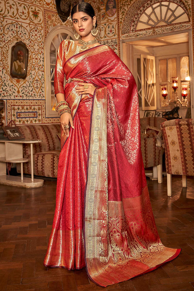 Arresting Red Kanjivaram Silk Saree With Captivating Blouse Piece