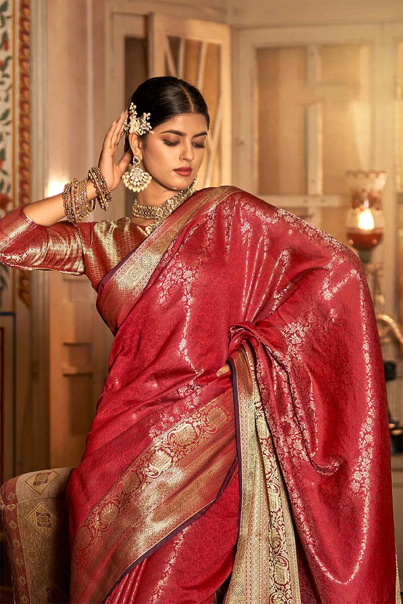 Arresting Red Kanjivaram Silk Saree With Captivating Blouse Piece