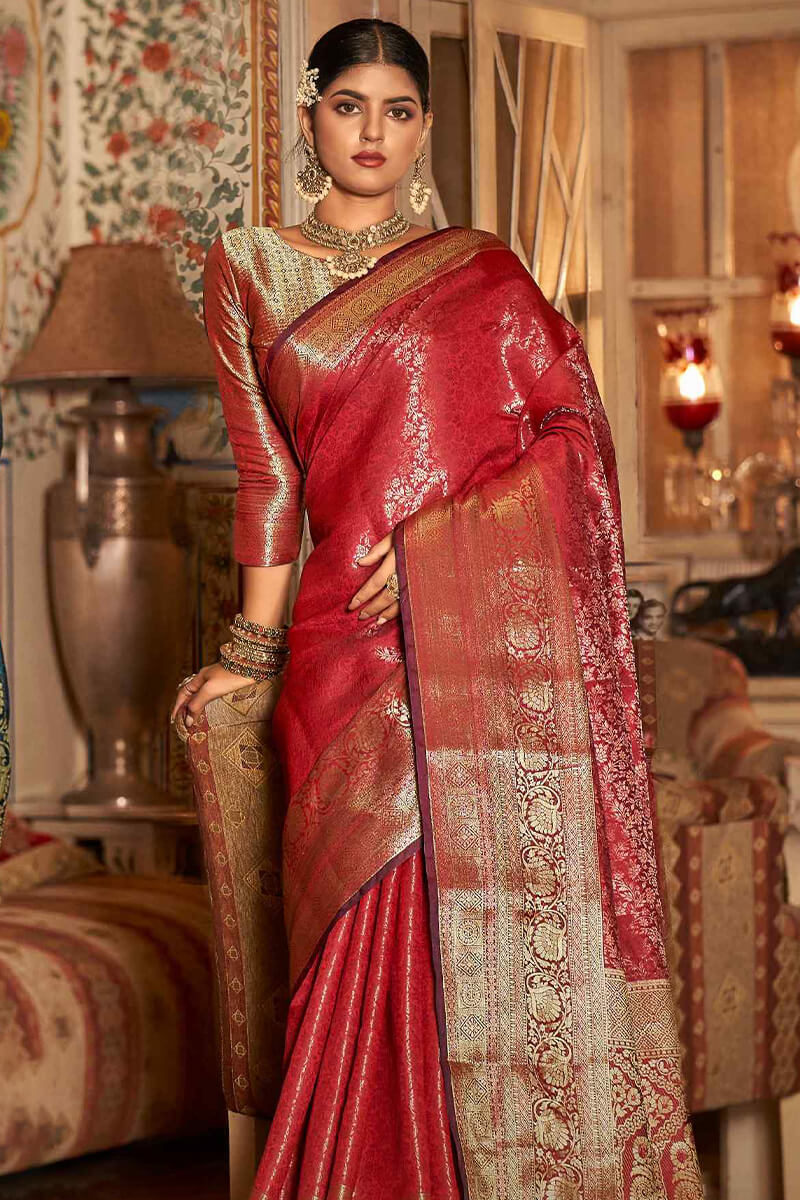 Arresting Red Kanjivaram Silk Saree With Captivating Blouse Piece