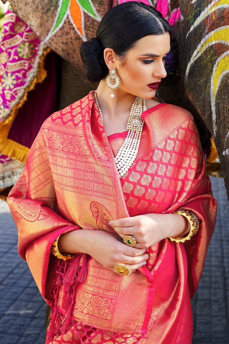 Inimitable Dark Pink Kanjivaram Silk Saree With Ineffable Blouse Piece