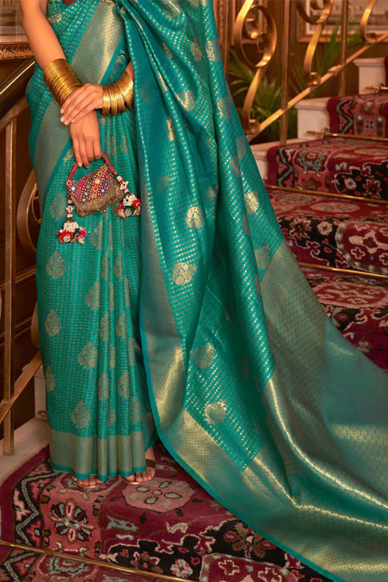 Rhapsodic Rama Kanjivaram Silk Saree with Effulgent Blouse Piece