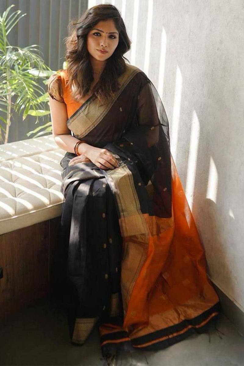 Susurrous Black Cotton Silk Saree With Staring Blouse Piece