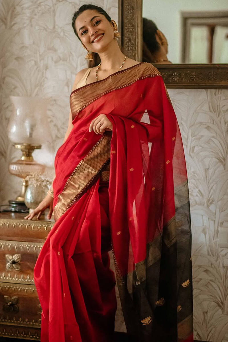 Lovely Red Cotton Silk Saree With Surpassing Blouse Piece