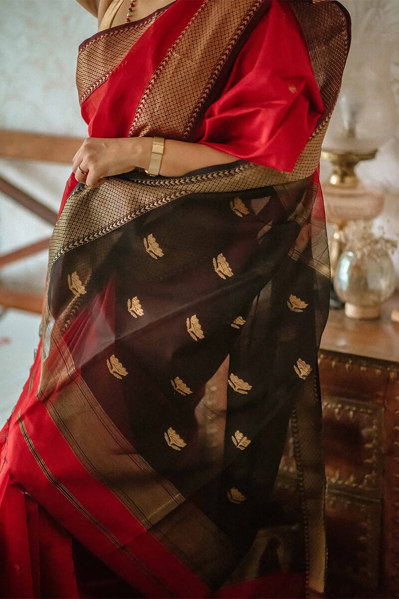 Lovely Red Cotton Silk Saree With Surpassing Blouse Piece