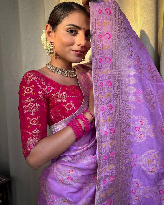 Susurrous Lavender Soft Silk Saree With Beautiful Blouse Piece