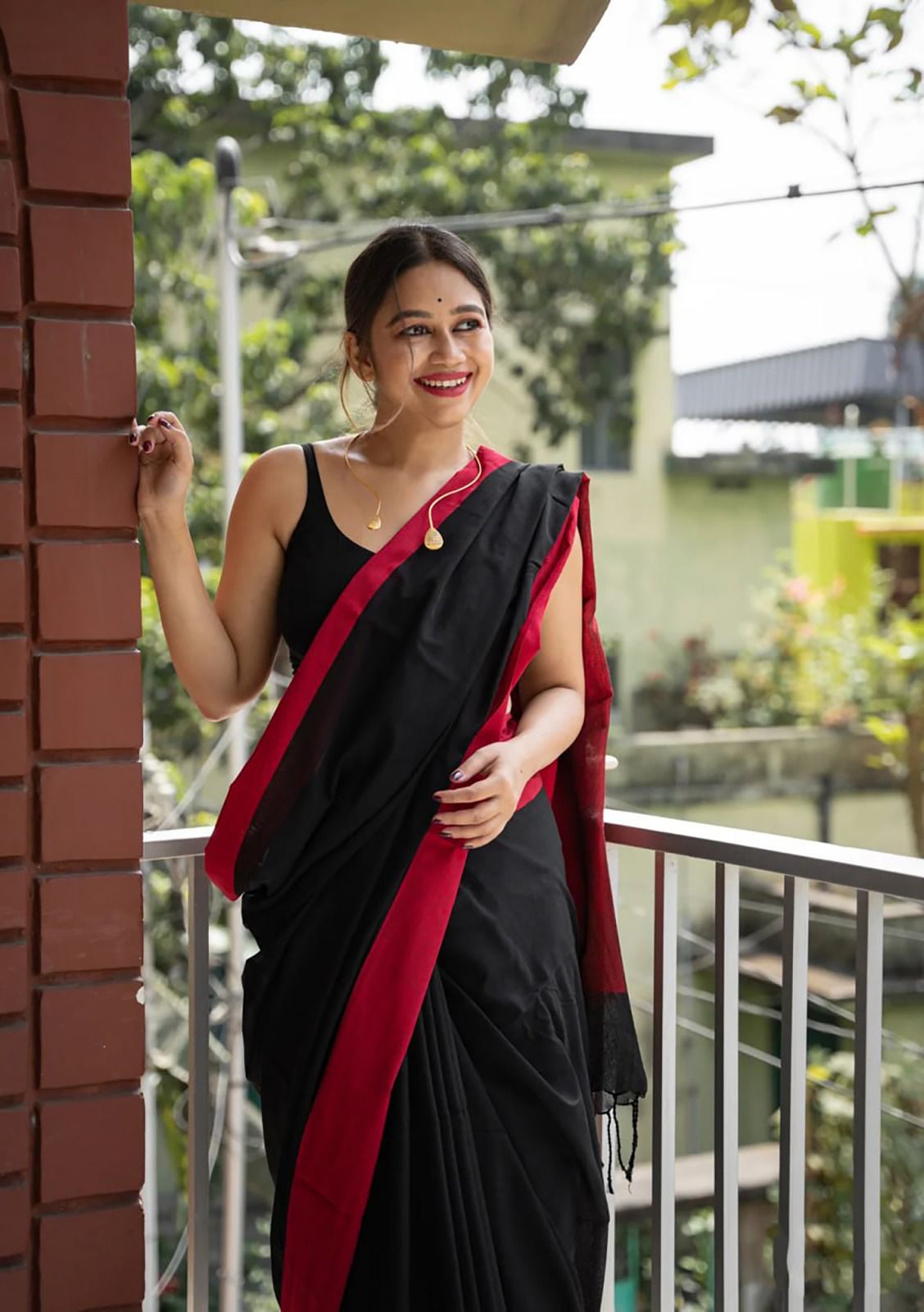 Glowing Black Cotton Silk Saree With Beautiful Blouse Piece