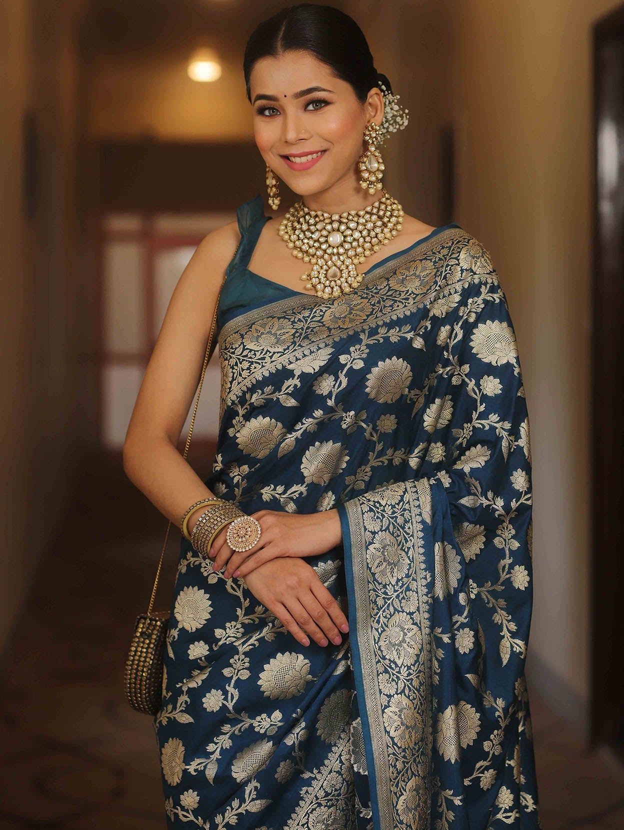 Redolent Navy Blue Soft Silk Saree With Fugacious Blouse Piece