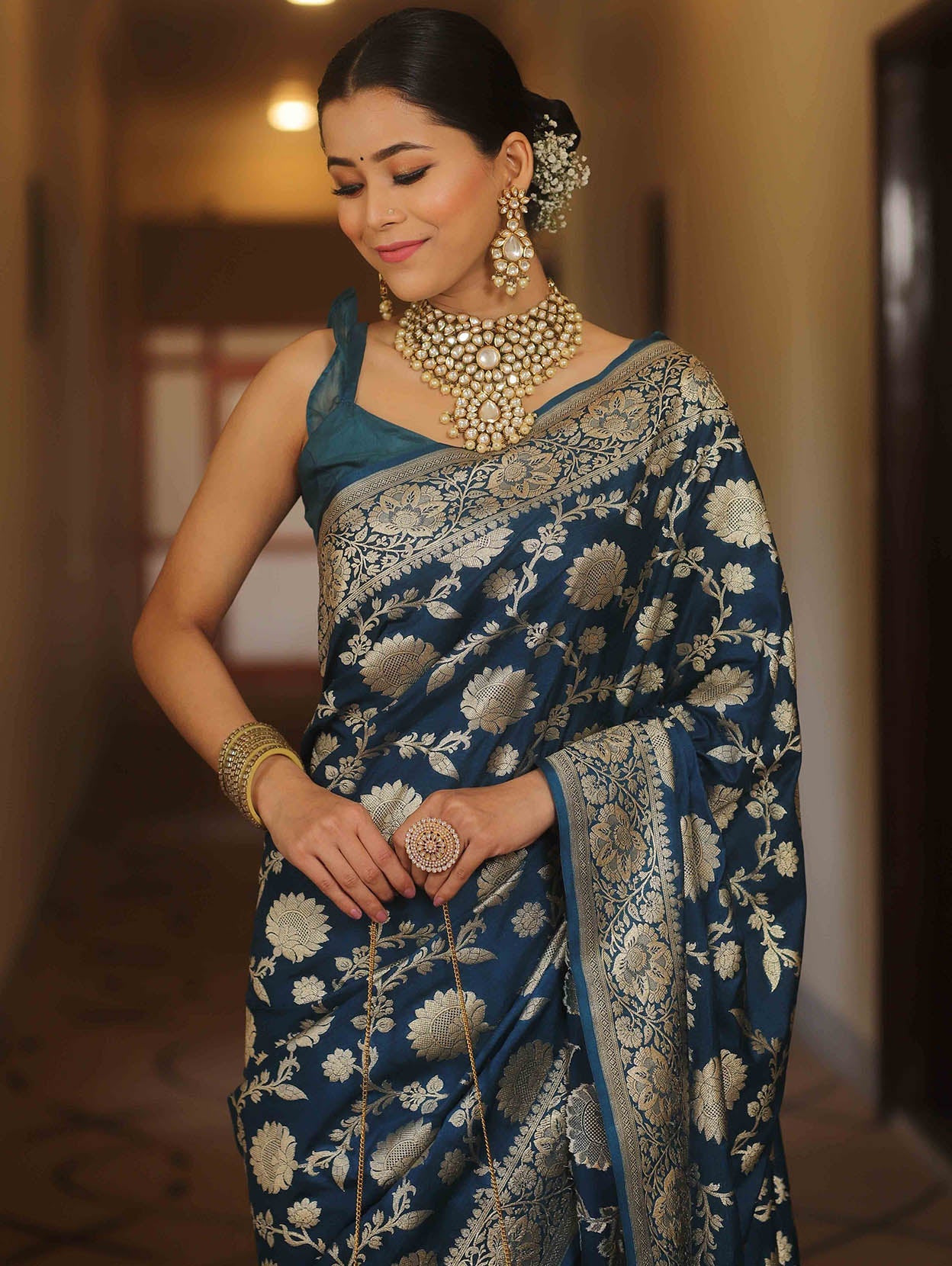 Redolent Navy Blue Soft Silk Saree With Fugacious Blouse Piece