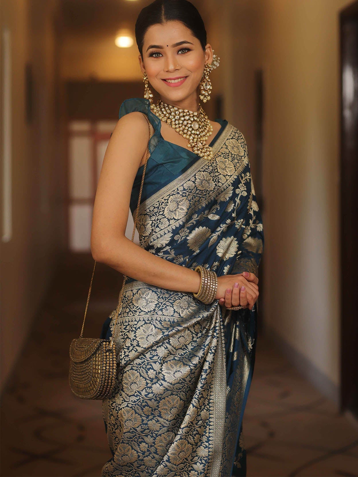 Redolent Navy Blue Soft Silk Saree With Fugacious Blouse Piece