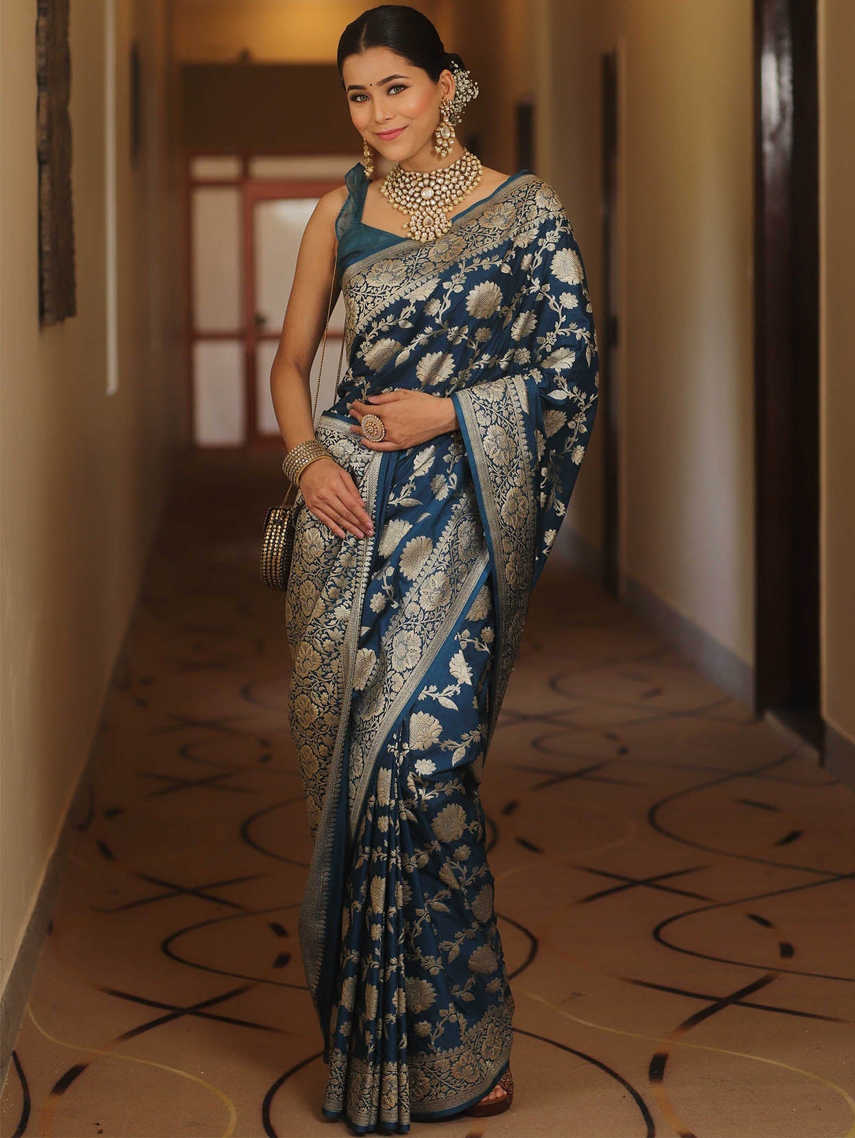 Redolent Navy Blue Soft Silk Saree With Fugacious Blouse Piece